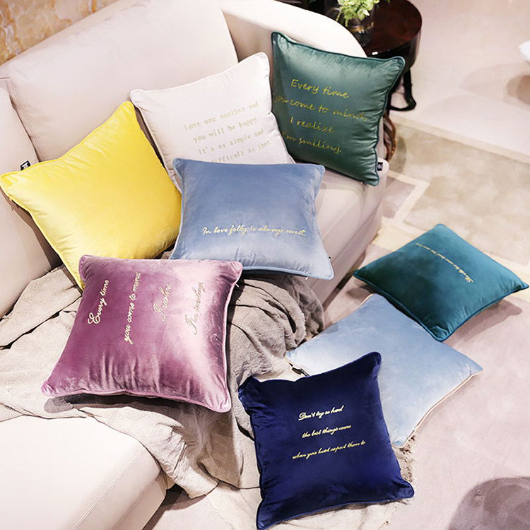Caracteristici ale capacului pernei Valentine Pillow