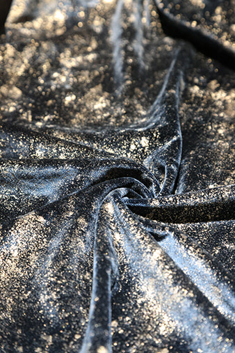 Țesătură de aurire de flanel de poliester 100% de lux cu model de flori de prun ecologic pentru textile de casă pentru lenjerie de pat canapele perdele